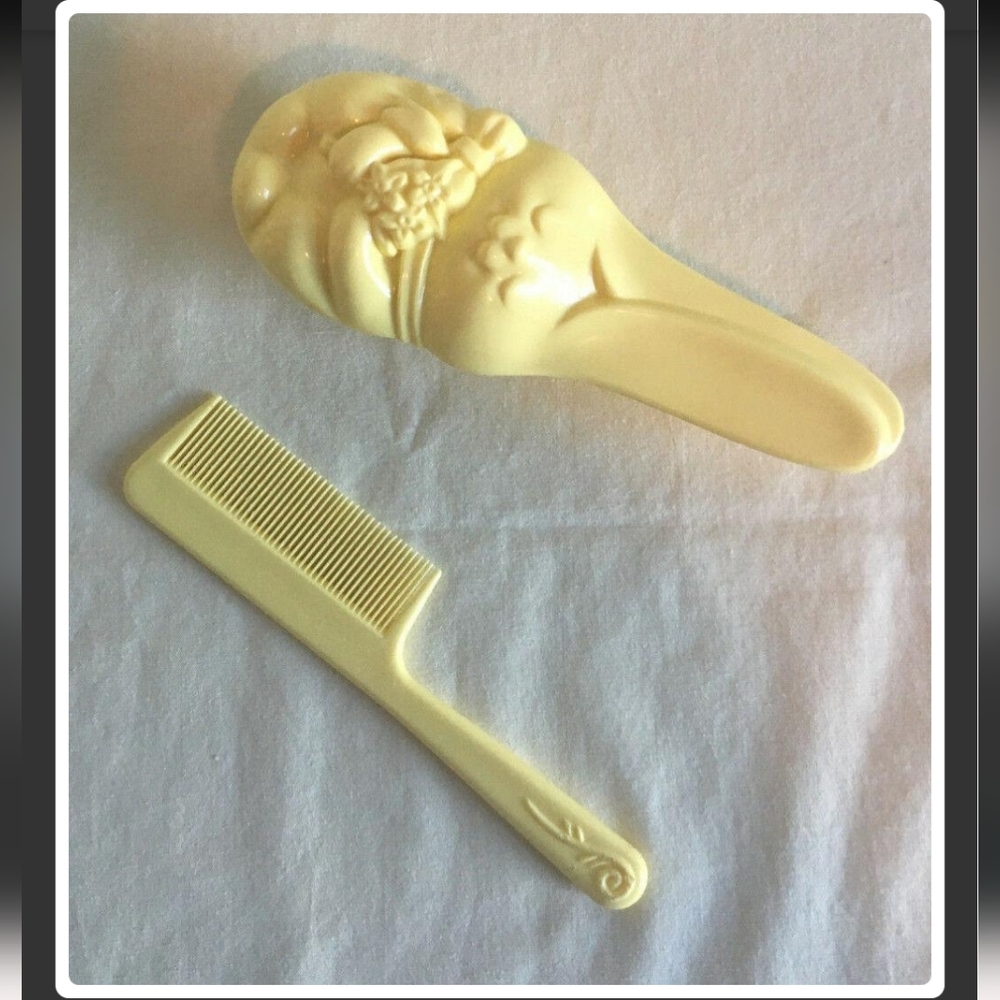 Avon Bunny Yellow Baby Brush and Comb Set Vintage